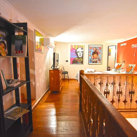 Naplessence Guest House Esterno foto