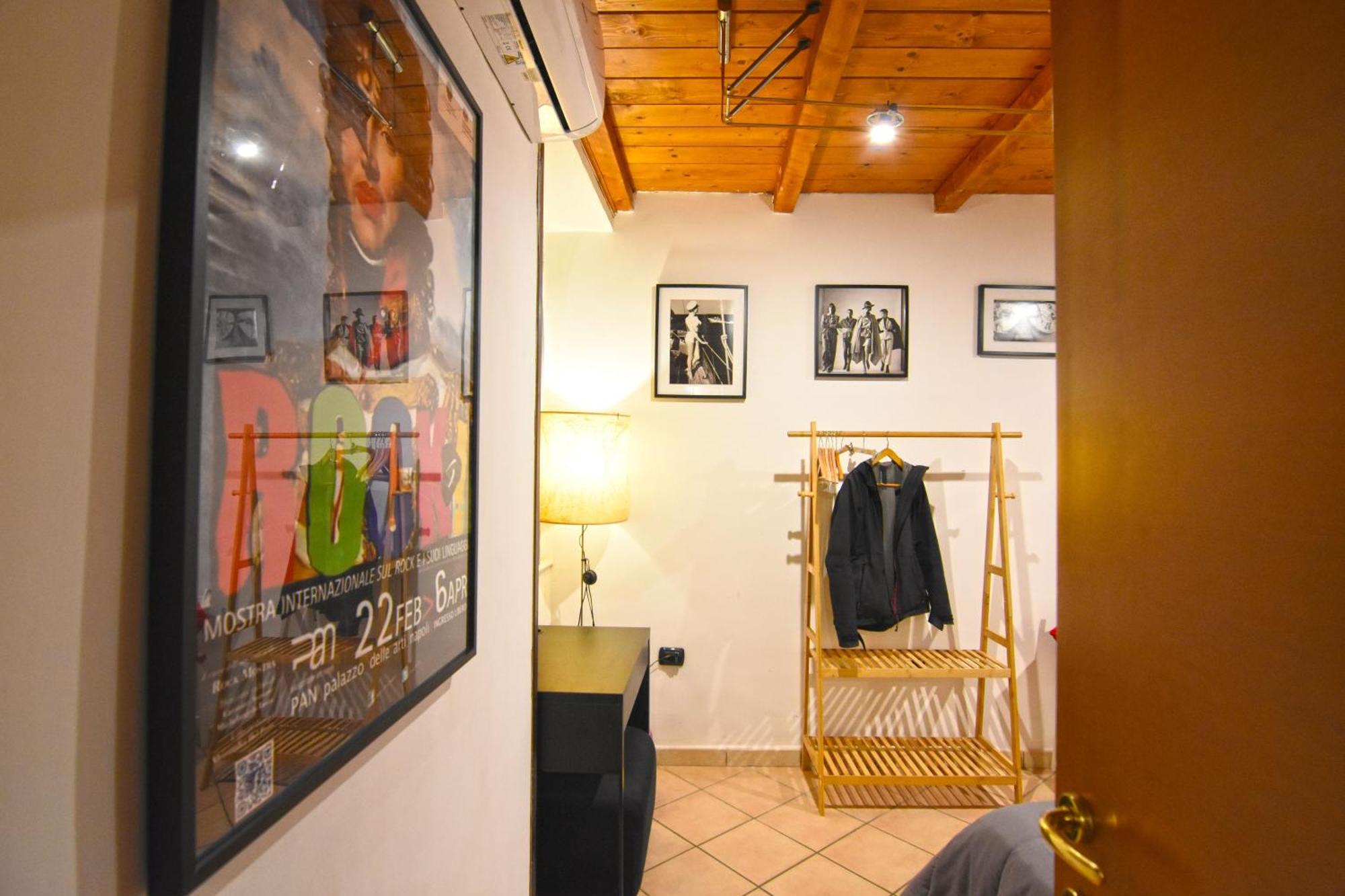 Naplessence Guest House Esterno foto